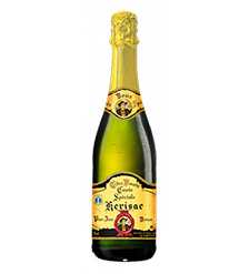 Cidre Kerisac bouchon doré – Crêperie Les Deux Frères Bouteille de cidre doux breton Kerisac cuvée spéciale bouchon doré, à la carte de la Crêperie Les Deux Frères